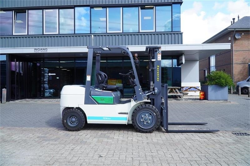 Eurotrac Eurotrack - رافعة شوكية ديزل: صورة 2 Eurotrac Eurotrack - رافعة شوكية ديزل: صورة 2