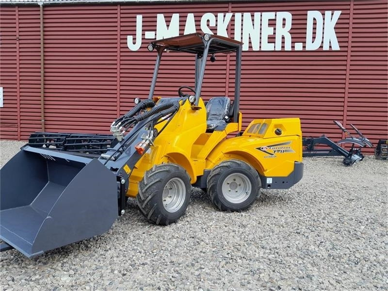 Eurotrac W11 Teleskoparm - لودر مفصلي صغير: صورة 3 Eurotrac W11 Teleskoparm - لودر مفصلي صغير: صورة 3