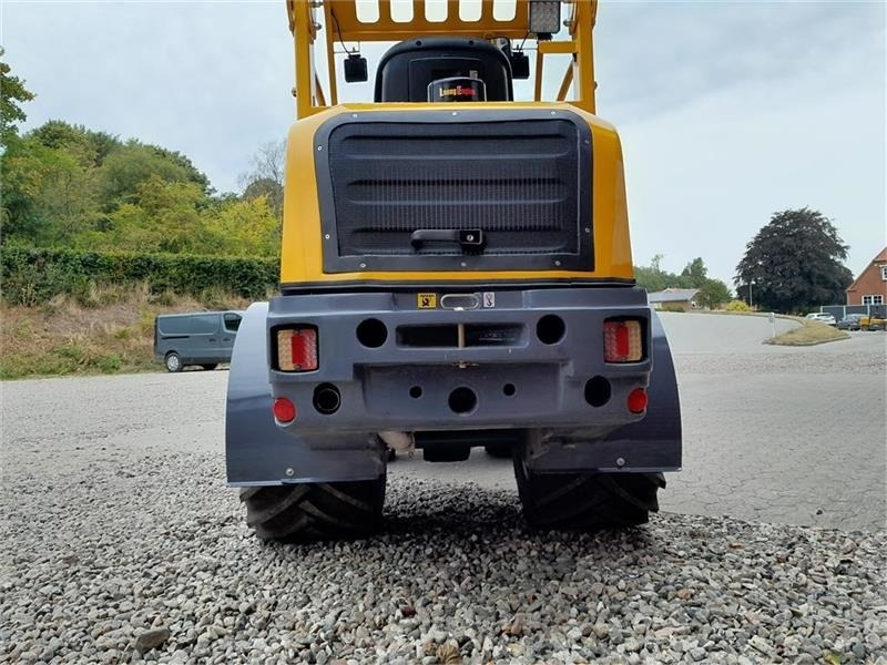 Eurotrac W12 F XL - لودر مفصلي صغير: صورة 5 Eurotrac W12 F XL - لودر مفصلي صغير: صورة 5