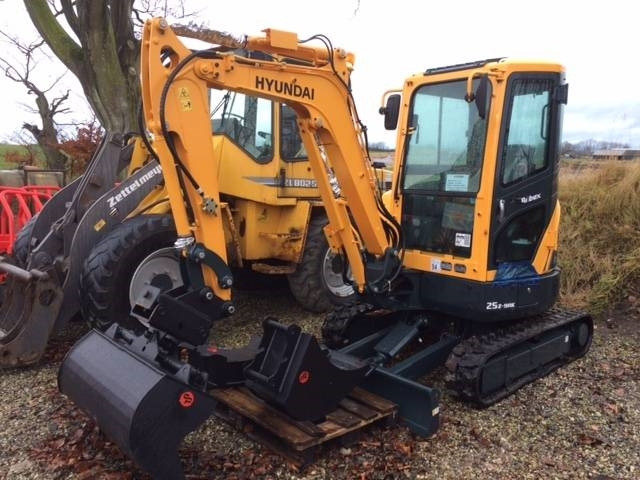 Hyundai R25 AK - حفارة مُصَّغرة: صورة 1 Hyundai R25 AK - حفارة مُصَّغرة: صورة 1