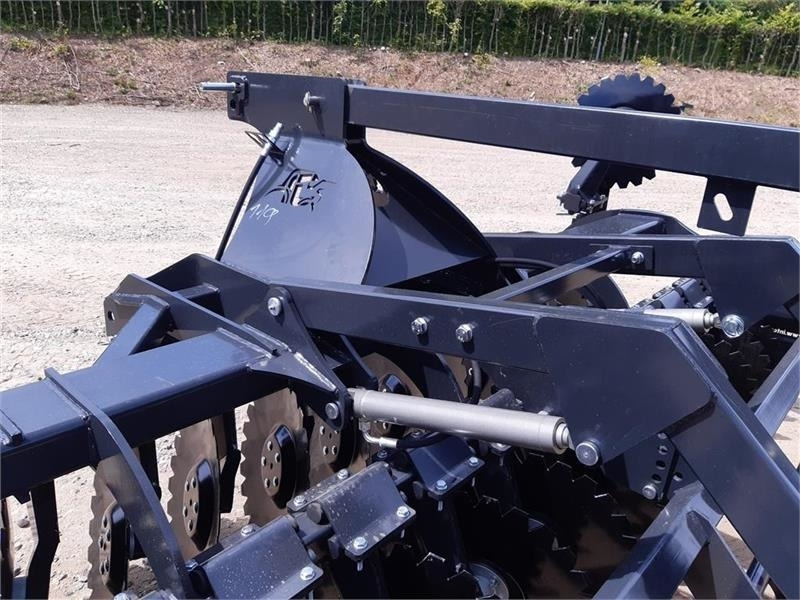 Inter-Tech Diskharve 4 meter J-Maskiner 4 meter med hydraulis - قرص مسلفة: صورة 4 Inter-Tech Diskharve 4 meter J-Maskiner 4 meter med hydraulis - قرص مسلفة: صورة 4