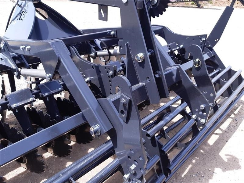 Inter-Tech Diskharve 4 meter J-Maskiner 4 meter med hydraulis - قرص مسلفة: صورة 3 Inter-Tech Diskharve 4 meter J-Maskiner 4 meter med hydraulis - قرص مسلفة: صورة 3