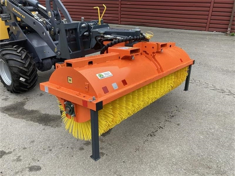 - - - J-Maskiner 180 - مكنسة: صورة 3 - - - J-Maskiner 180 - مكنسة: صورة 3