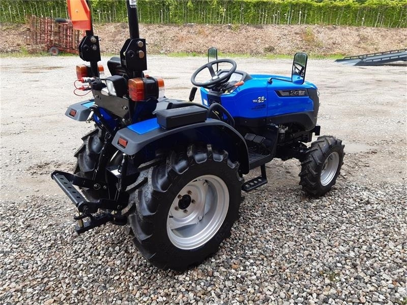 Solis 26 servostyring og brede traktor dæk - جرار صغير: صورة 4 Solis 26 servostyring og brede traktor dæk - جرار صغير: صورة 4