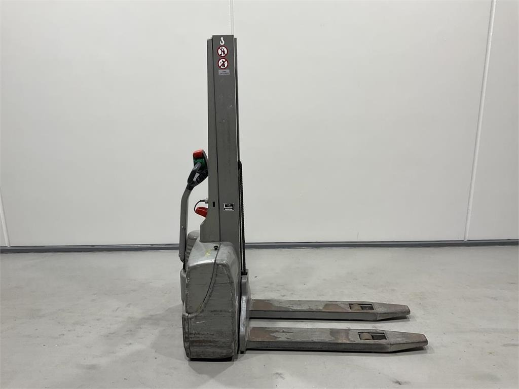 Jungheinrich EMC 10 - آلة التكديس: صورة 1 Jungheinrich EMC 10 - آلة التكديس: صورة 1