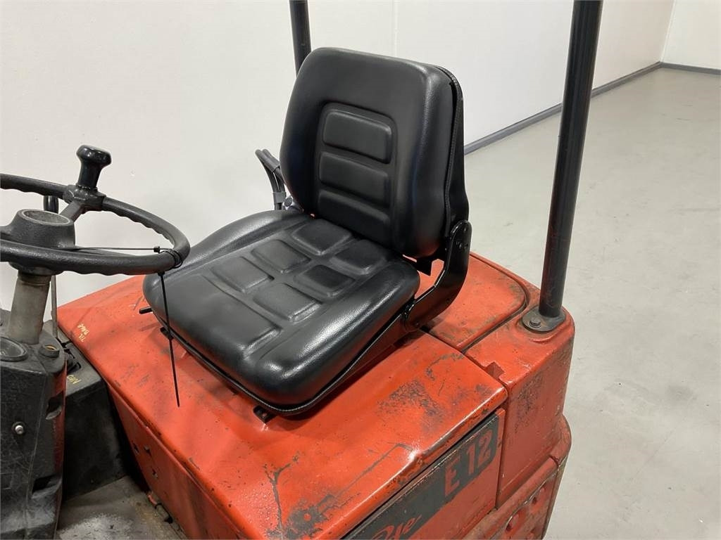 Linde E12 - رافعة شوكية كهربائية: صورة 5 Linde E12 - رافعة شوكية كهربائية: صورة 5