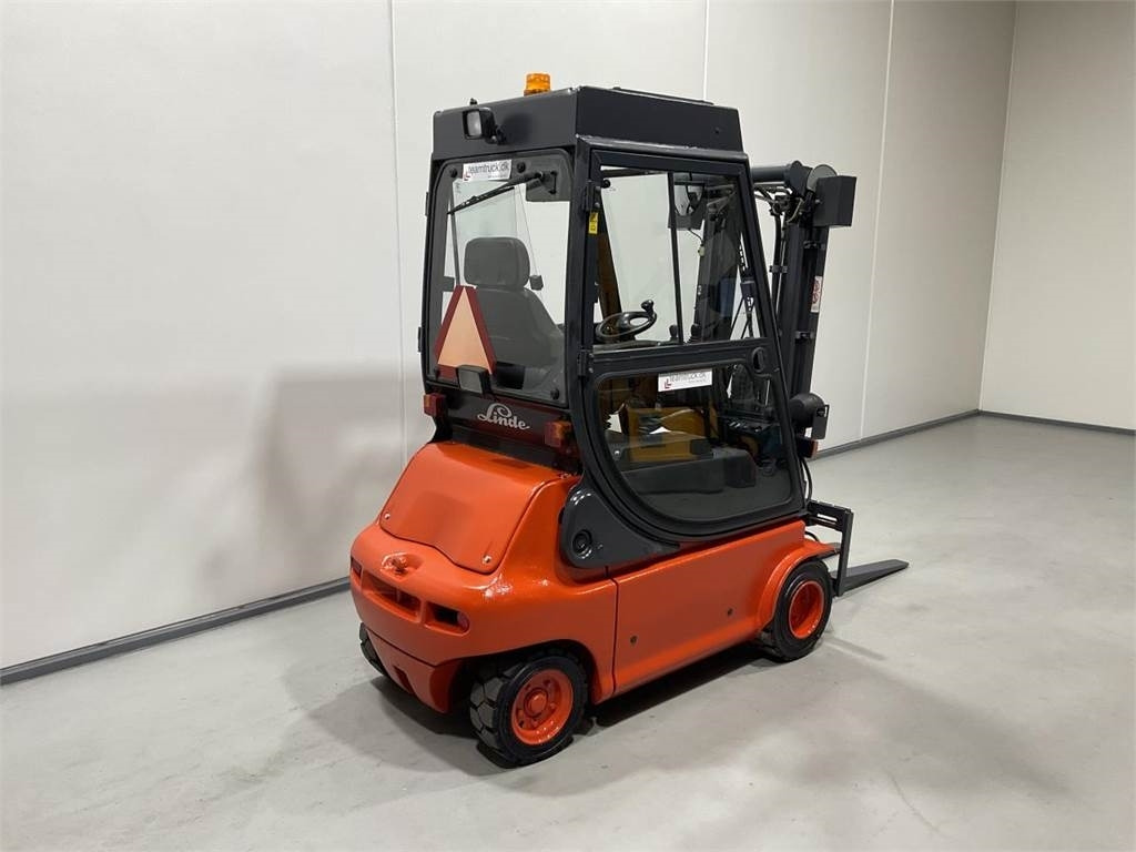 Linde E20P-02 - رافعة شوكية كهربائية: صورة 2 Linde E20P-02 - رافعة شوكية كهربائية: صورة 2