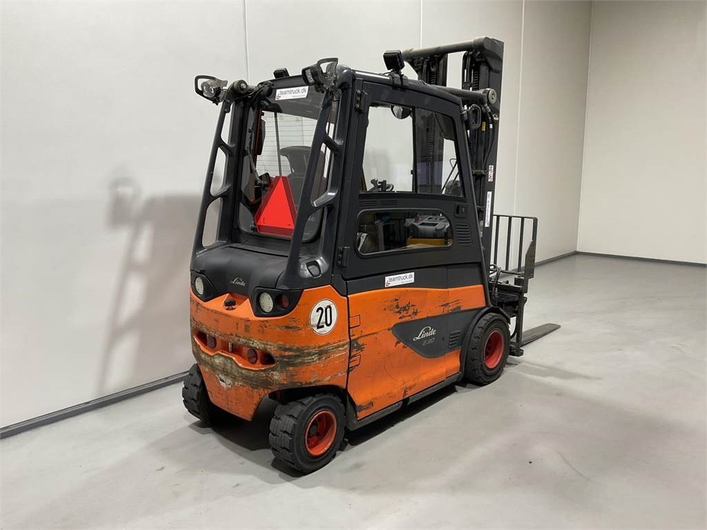 Linde E30/600-02 - رافعة شوكية كهربائية: صورة 2 Linde E30/600-02 - رافعة شوكية كهربائية: صورة 2