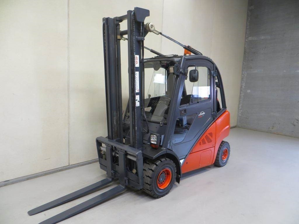 Linde H25T - رافعة شوكية تعمل بالغاز: صورة 3 Linde H25T - رافعة شوكية تعمل بالغاز: صورة 3