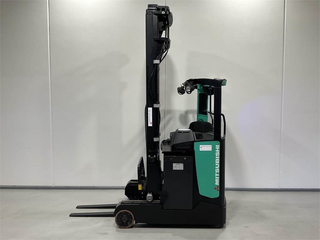 Mitsubishi RB16NH - شاحنة مناوِلة: صورة 3 Mitsubishi RB16NH - شاحنة مناوِلة: صورة 3