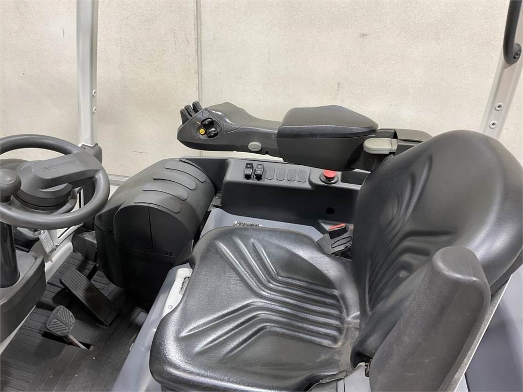 Nissan TX3-16 - رافعة شوكية كهربائية: صورة 3 Nissan TX3-16 - رافعة شوكية كهربائية: صورة 3