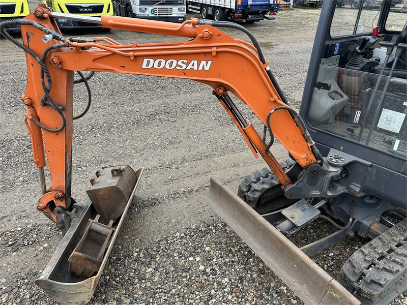 Doosan Slo 18 - 1.8T with bucket packed (Low Hours) - حفارة مُصَّغرة: صورة 2 Doosan Slo 18 - 1.8T with bucket packed (Low Hours) - حفارة مُصَّغرة: صورة 2