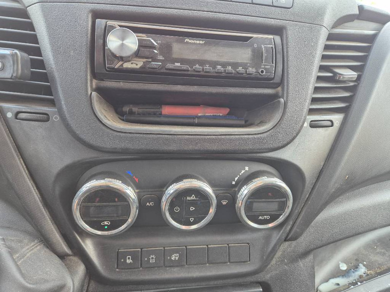 شاحنات مسطحة Iveco Daily 70c17 // med lad og presenning: صورة 7