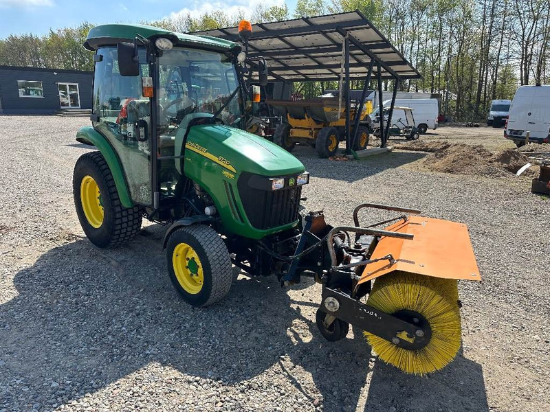 John Deere 3720 M/ Hydraulisk kost - جرار صغير: صورة 2 John Deere 3720 M/ Hydraulisk kost - جرار صغير: صورة 2