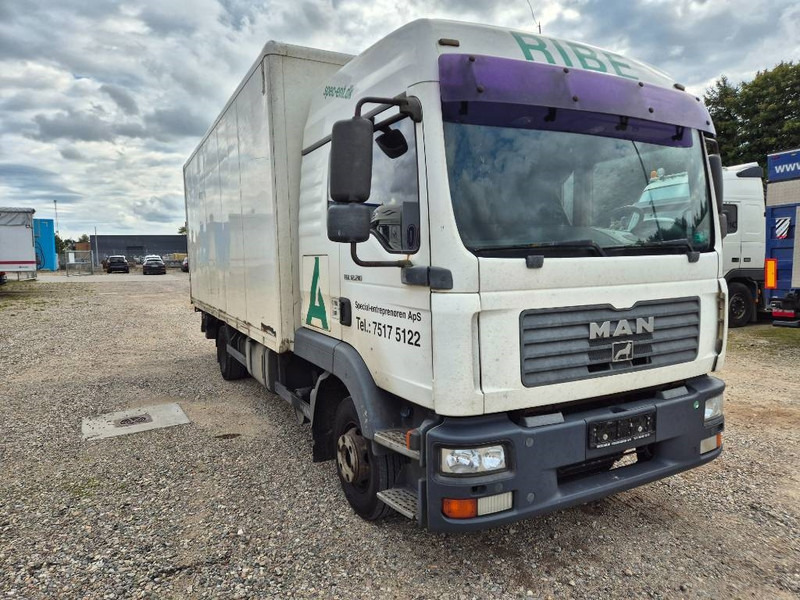 MAN TGL 10 / 12.180 4x2 with lift /ramp MAN TGL 10 / 12.180 4x2 with lift /ramp: صورة 6 MAN TGL 10 / 12.180 4x2 with lift /ramp MAN TGL 10 / 12.180 4x2 with lift /ramp: صورة 6