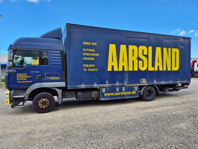 MAN TGM 12.280 // Lift // Sideopening - شاحنة مقفلة: صورة 2 MAN TGM 12.280 // Lift // Sideopening - شاحنة مقفلة: صورة 2