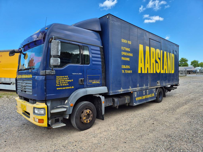 MAN TGM 12.280 // Lift // Sideopening - شاحنة مقفلة: صورة 1 MAN TGM 12.280 // Lift // Sideopening - شاحنة مقفلة: صورة 1