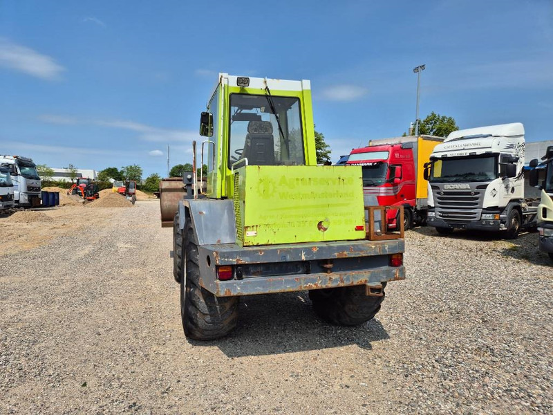 O & K L15 With bucket and quickshift - اللودر بعجل: صورة 4 O & K L15 With bucket and quickshift - اللودر بعجل: صورة 4