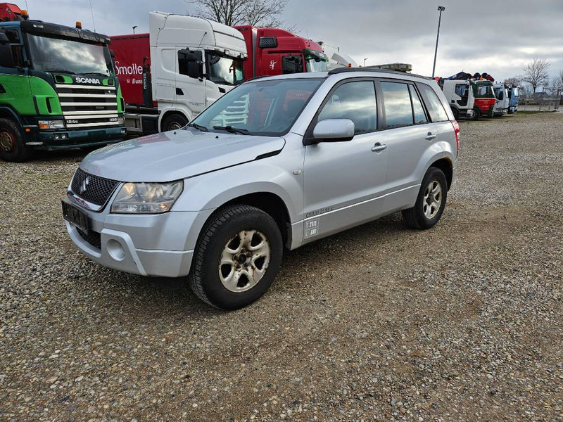 Suzuki Grand Vitara 2,0 GLX aut. Van 5d - شاحنة مغلقة الصندوق: صورة 1 Suzuki Grand Vitara 2,0 GLX aut. Van 5d - شاحنة مغلقة الصندوق: صورة 1