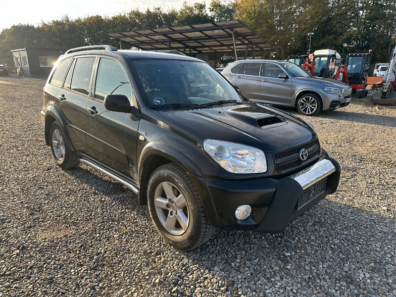 Toyota RAV4 2.0D 4x4 - فان: صورة 2 Toyota RAV4 2.0D 4x4 - فان: صورة 2