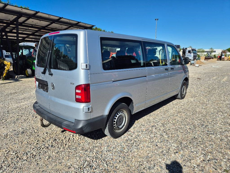 Volkswagen Transporter 2,0 TDi 102 Kombi lang 4d 9 prs - سيارة: صورة 4 Volkswagen Transporter 2,0 TDi 102 Kombi lang 4d 9 prs - سيارة: صورة 4