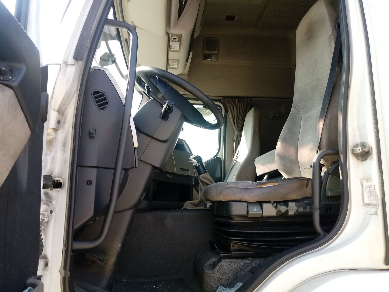 Renault PREMIUM 450 DXI - شاحنة صهريج: صورة 5 Renault PREMIUM 450 DXI - شاحنة صهريج: صورة 5