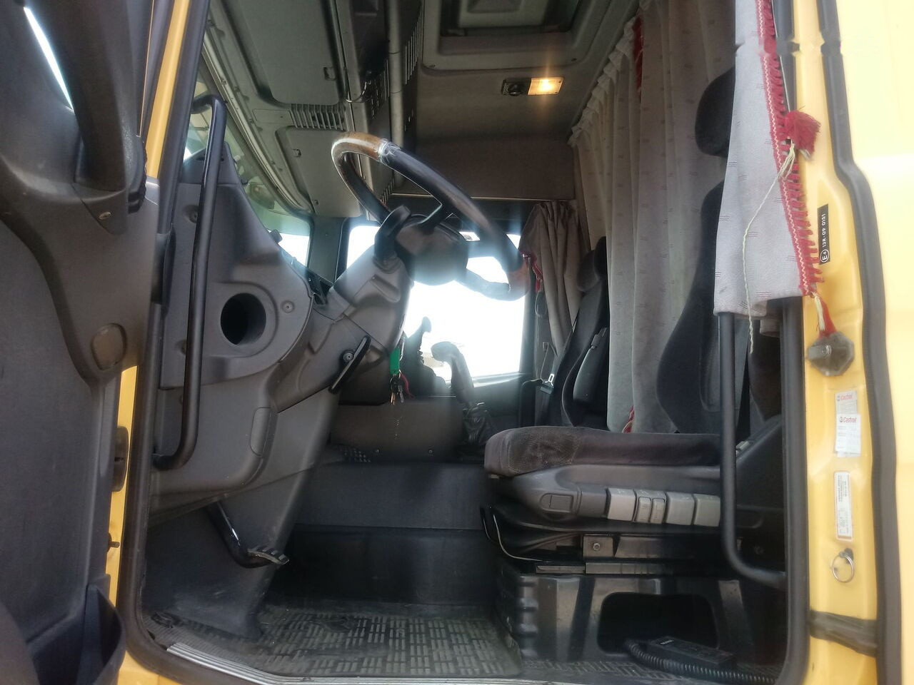 شاحنات مسطحة Scania 124 LB 420: صورة 9 شاحنات مسطحة Scania 124 LB 420: صورة 9