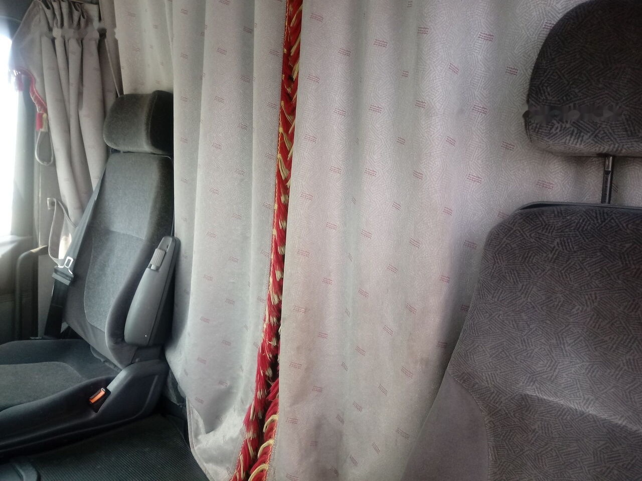 شاحنات مسطحة Scania 124 LB 420: صورة 7 شاحنات مسطحة Scania 124 LB 420: صورة 7