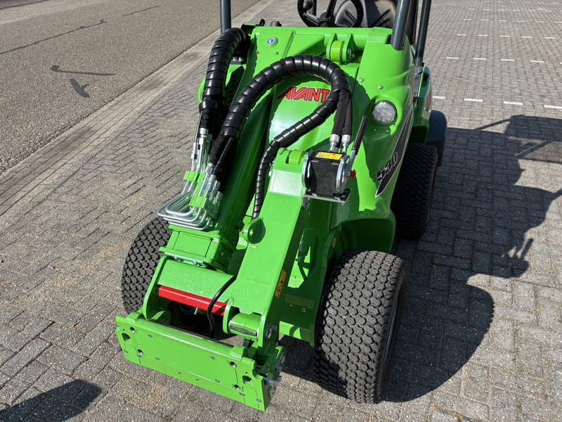 Avant 530 TDL - اللودر بعجل: صورة 5 Avant 530 TDL - اللودر بعجل: صورة 5