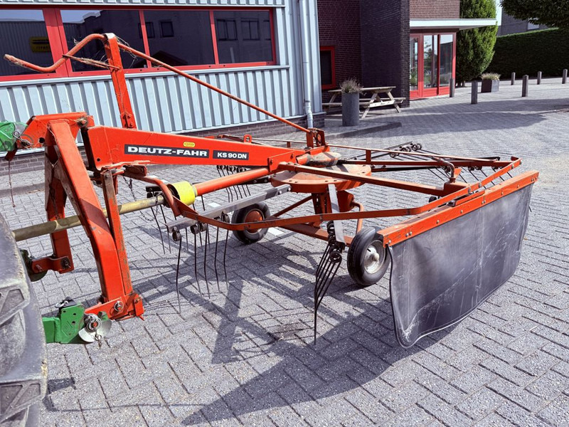 Deutz-Fahr KS90 DN Cirkelhark - آلة تيبيس العشب/ آلة جمع العشب: صورة 1 Deutz-Fahr KS90 DN Cirkelhark - آلة تيبيس العشب/ آلة جمع العشب: صورة 1