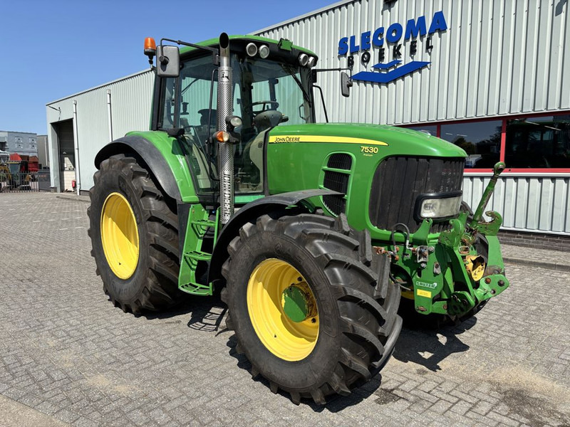 John Deere 7530 Premium AutoPowr - جرار: صورة 4 John Deere 7530 Premium AutoPowr - جرار: صورة 4