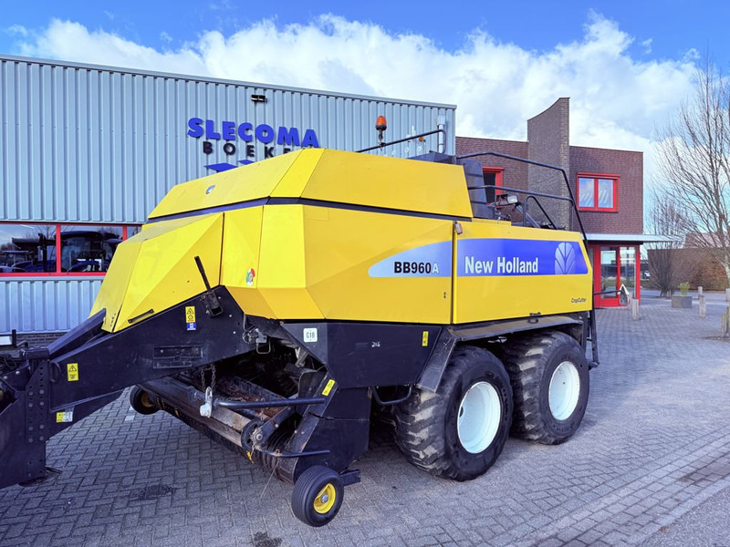 New Holland BB960A CropCutter 120x90 - الآلات الزراعية: صورة 4 New Holland BB960A CropCutter 120x90 - الآلات الزراعية: صورة 4