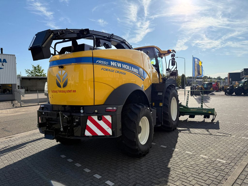 New Holland FR550 Forage Cruiser + Krone Easycollect - حصادة الأعلاف: صورة 4 New Holland FR550 Forage Cruiser + Krone Easycollect - حصادة الأعلاف: صورة 4