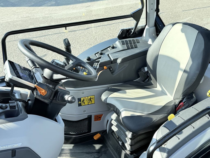 جرار New Holland T4.100 LP: صورة 6