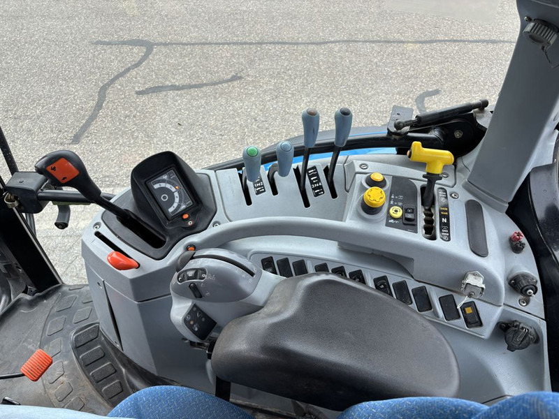 New Holland T6010 Plus Supersteer New Holland T6010 Plus Supersteer: صورة 10