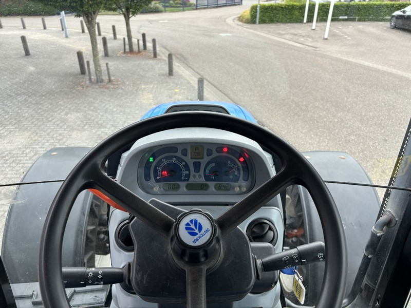 New Holland T6010 Plus Supersteer New Holland T6010 Plus Supersteer: صورة 12
