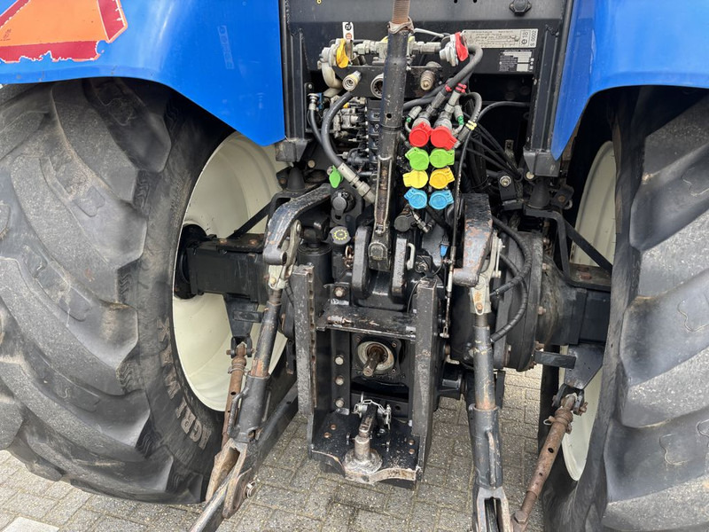 جرار New Holland T6080 Power Command: صورة 11