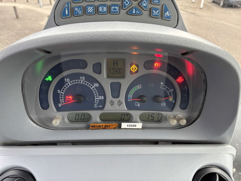 جرار New Holland T6080 Power Command: صورة 15