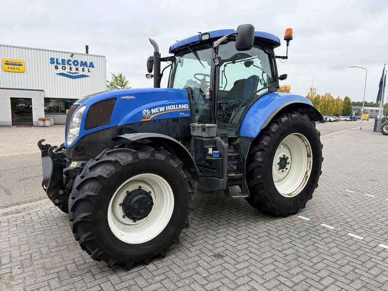 New Holland T7.210 Auto Command - جرار: صورة 1 New Holland T7.210 Auto Command - جرار: صورة 1