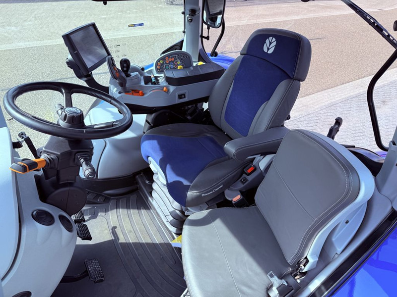 New Holland T7.245 AC STAGE V - جرار: صورة 3 New Holland T7.245 AC STAGE V - جرار: صورة 3