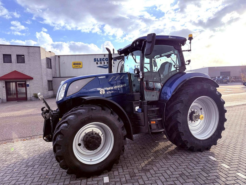 New Holland T7.270 AC Stage V Blue Power - جرار: صورة 2 New Holland T7.270 AC Stage V Blue Power - جرار: صورة 2