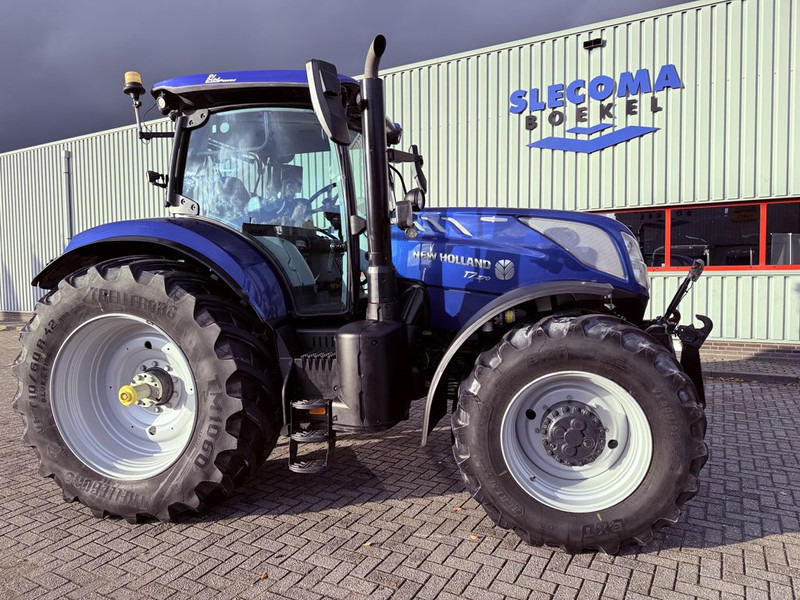 New Holland T7.270 AC Stage V Blue Power - جرار: صورة 4 New Holland T7.270 AC Stage V Blue Power - جرار: صورة 4