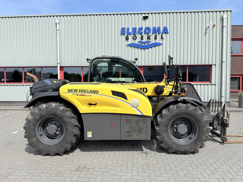 New Holland TH7.42 Elite Verreiker - رافعة تلسكوبية: صورة 2 New Holland TH7.42 Elite Verreiker - رافعة تلسكوبية: صورة 2