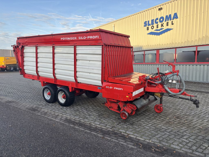 حصادة الأعلاف Pottinger SW102 Opraapwagen: صورة 6