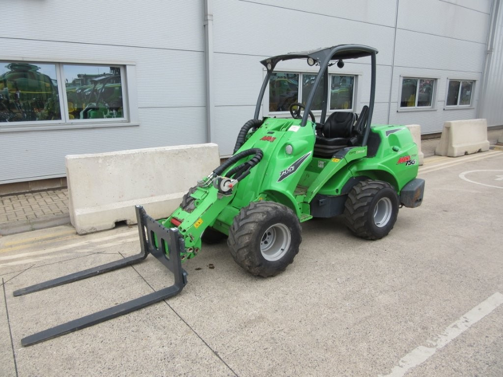 AVANT 755I LOADER - لودر مفصلي صغير: صورة 2 AVANT 755I LOADER - لودر مفصلي صغير: صورة 2