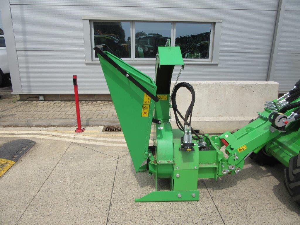 AVANT WOOD CHIPPER CH100 - لودر مفصلي صغير: صورة 2 AVANT WOOD CHIPPER CH100 - لودر مفصلي صغير: صورة 2