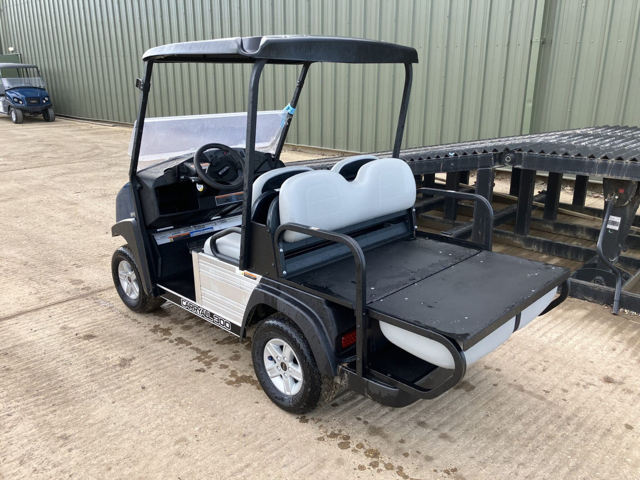 Club Car Carryall 300 w/ 4 Seat Conversion - مركبة لجميع التضاريس: صورة 3 Club Car Carryall 300 w/ 4 Seat Conversion - مركبة لجميع التضاريس: صورة 3