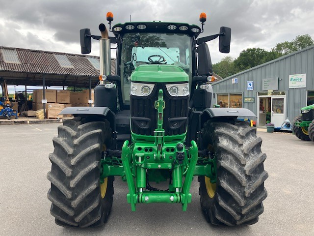 JOHN DEERE 6R 250 - جرار: صورة 4 JOHN DEERE 6R 250 - جرار: صورة 4