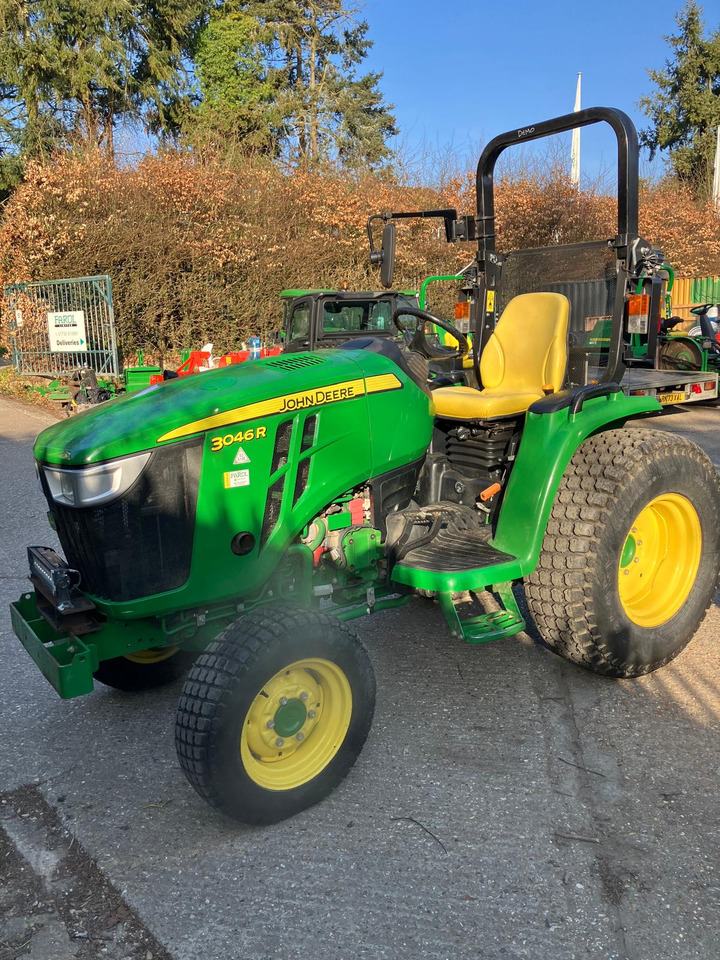 John Deere 3046R Compact Tractor - جرار صغير: صورة 2 John Deere 3046R Compact Tractor - جرار صغير: صورة 2