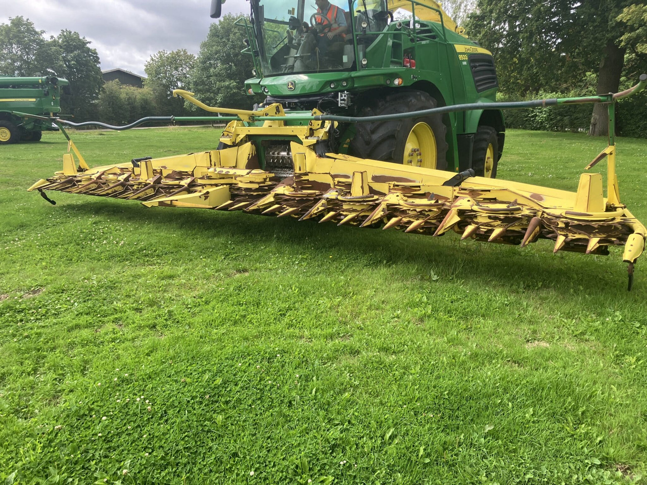 John Deere 390 Plus - حصادة الذرة: صورة 1 John Deere 390 Plus - حصادة الذرة: صورة 1